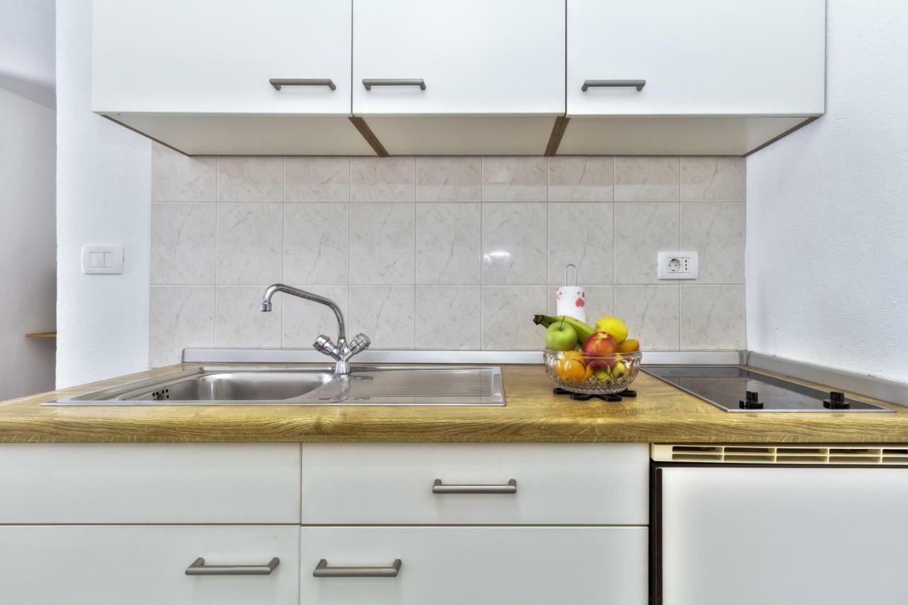 Apartmani Anna Umag Exterior photo