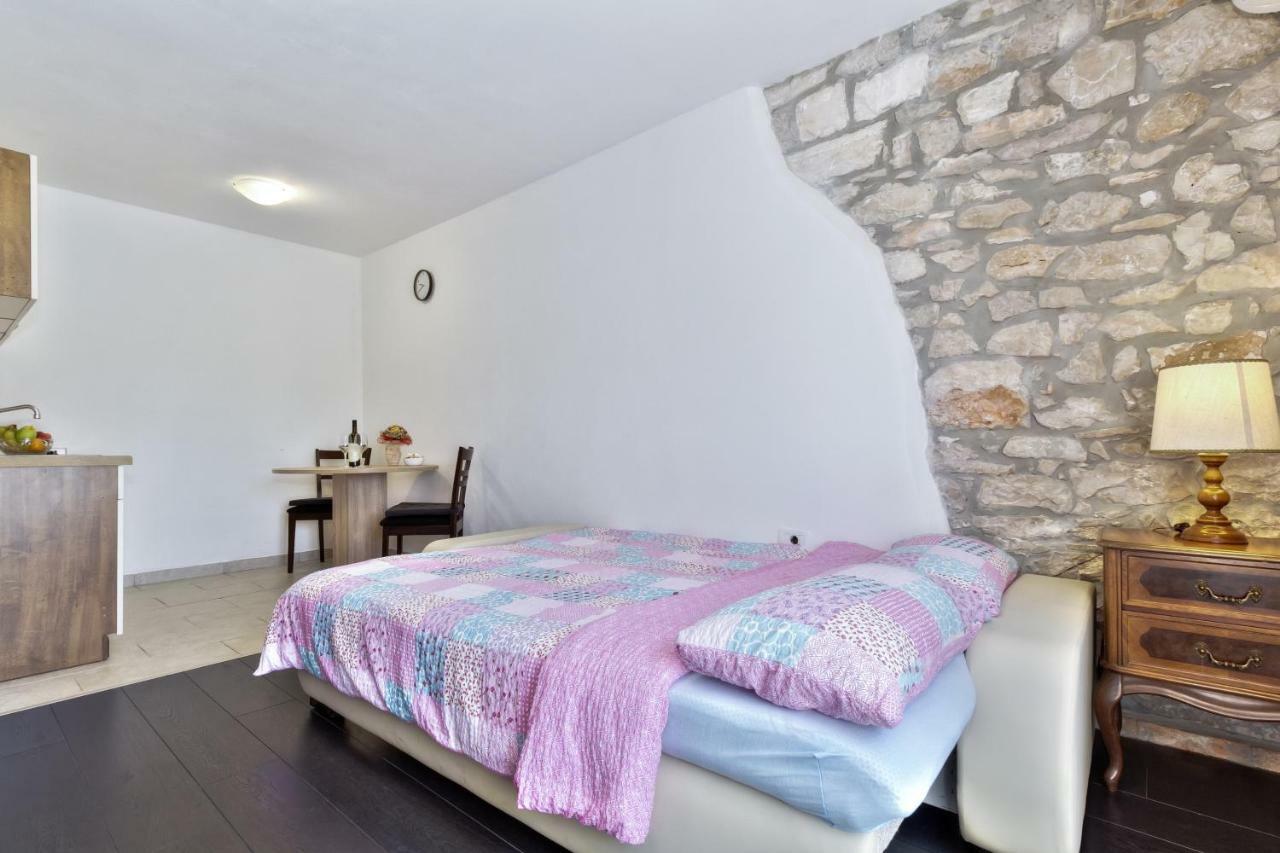 Apartmani Anna Umag Exterior photo