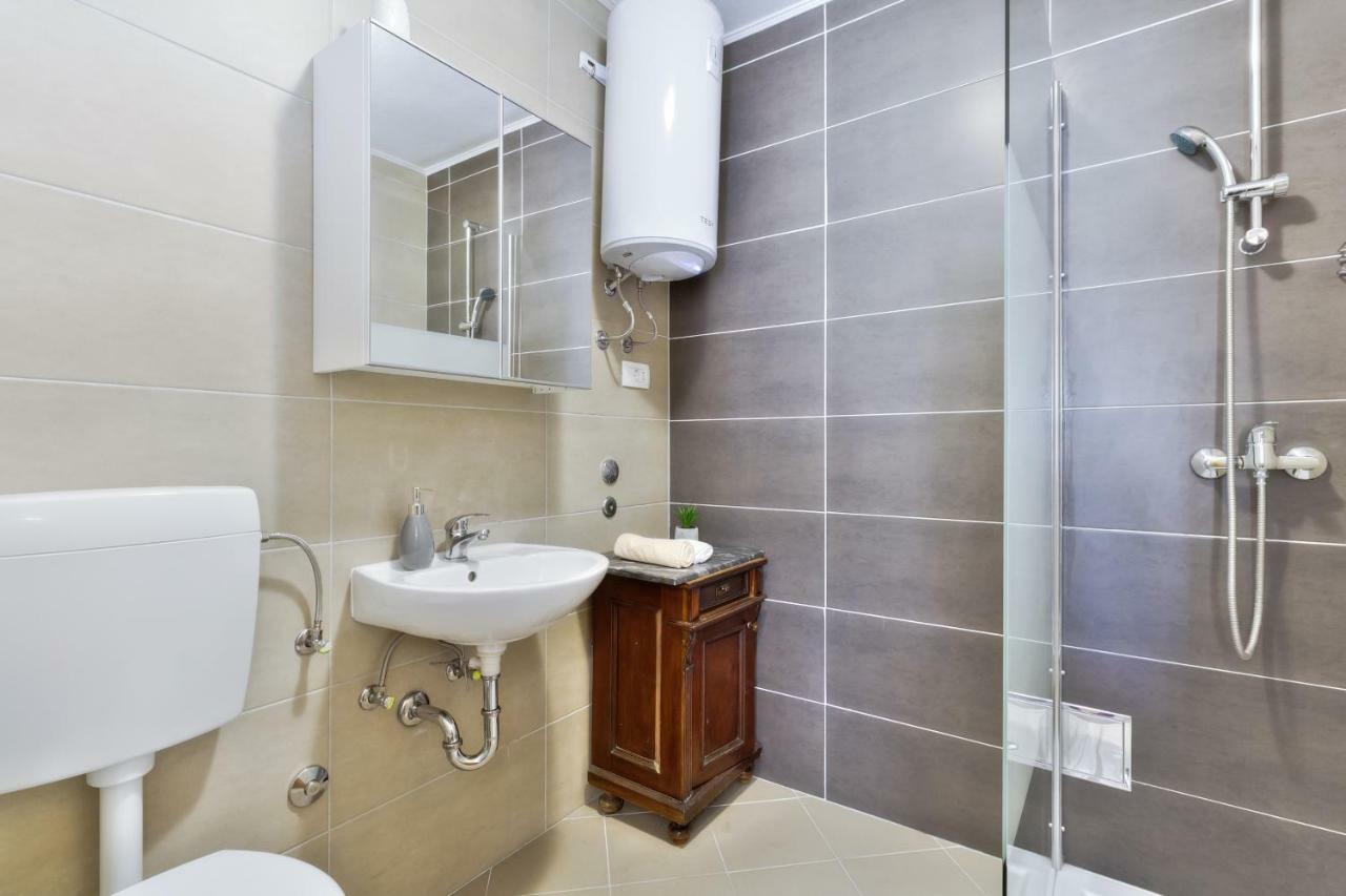 Apartmani Anna Umag Exterior photo